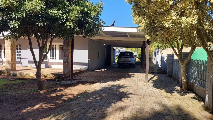 4 Bedroom Property for Sale in Darling Western Cape